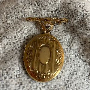 80s reproduction of Victorian locket pin